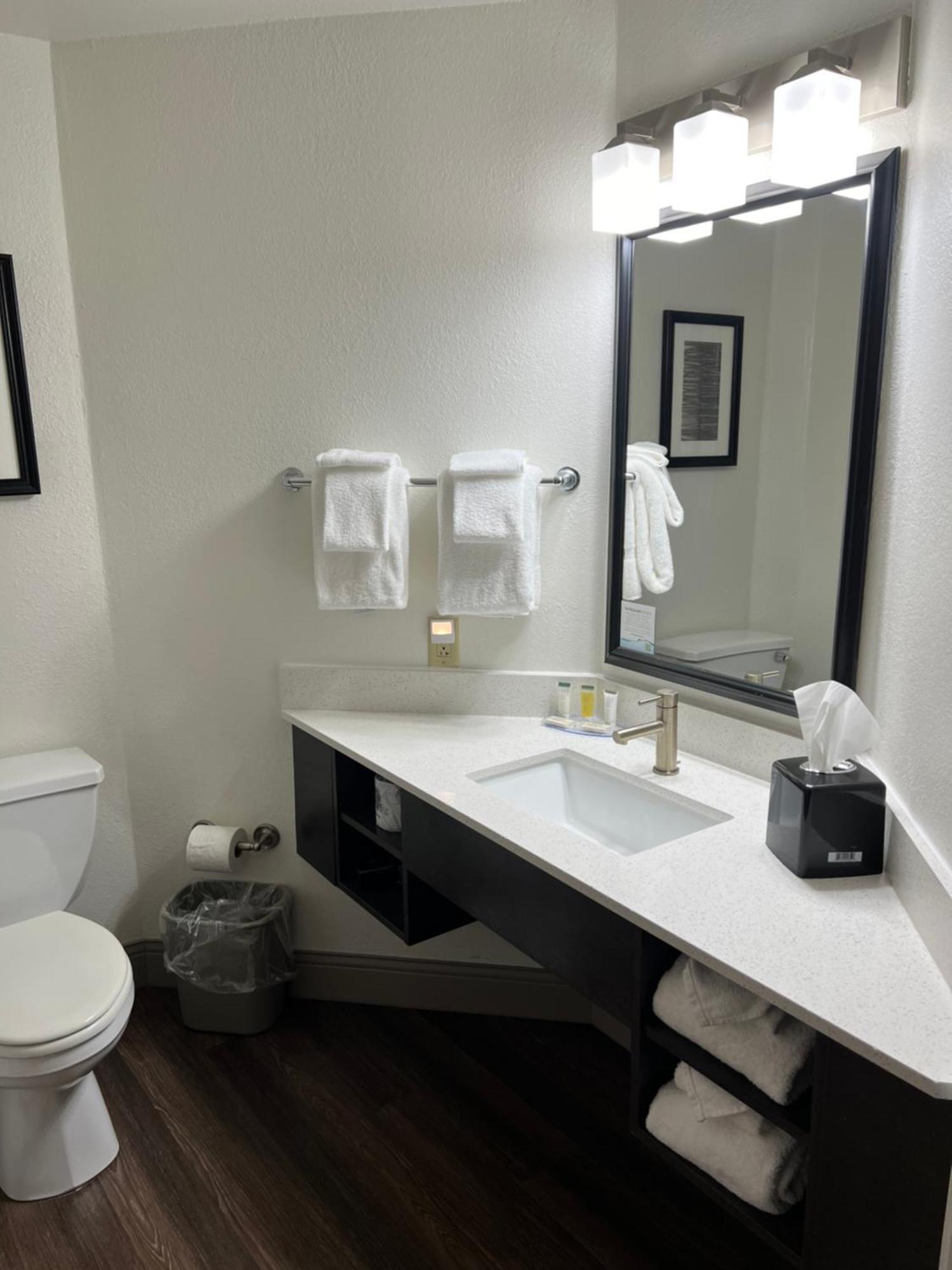 Hotel Days By Wyndham Penn State State College
