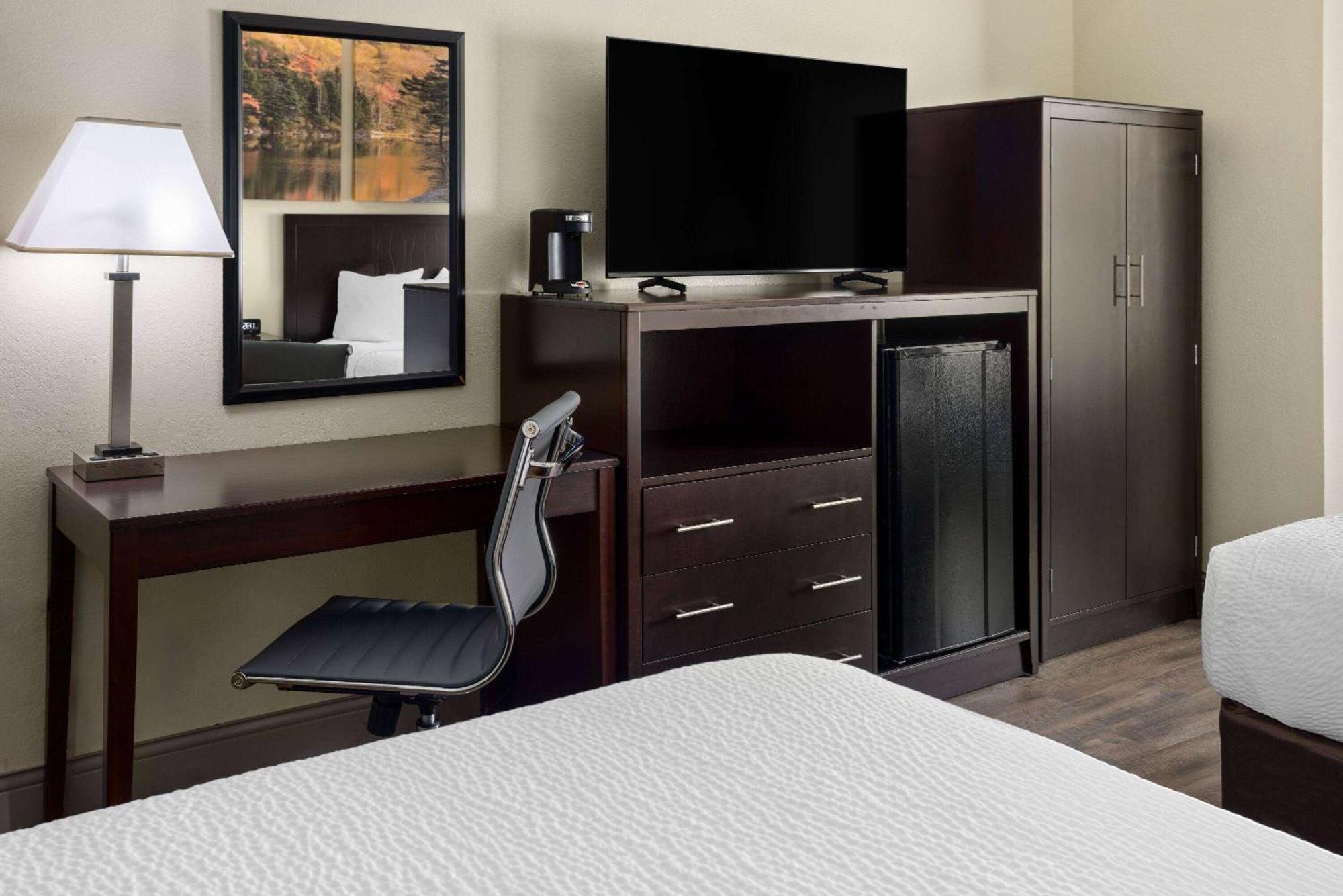 Days By Wyndham Penn State Hotel