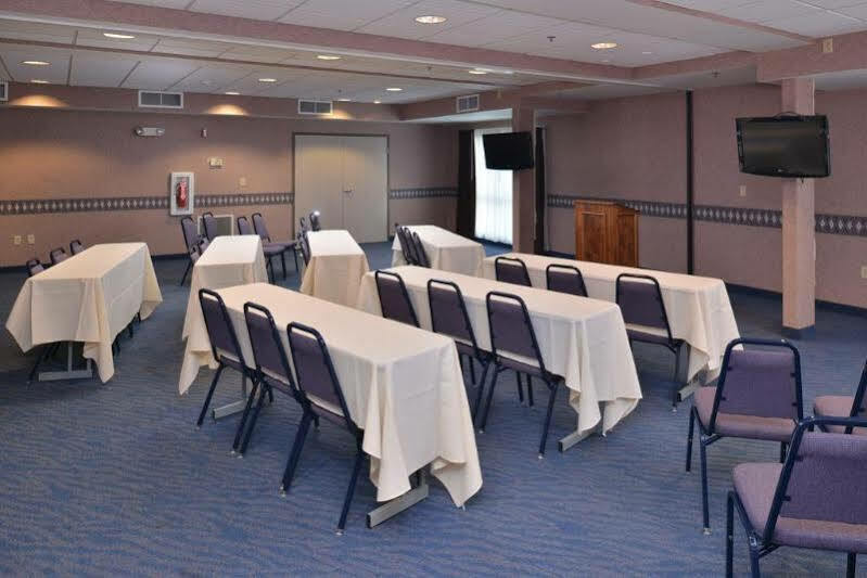 Hotel Days By Wyndham Penn State State College