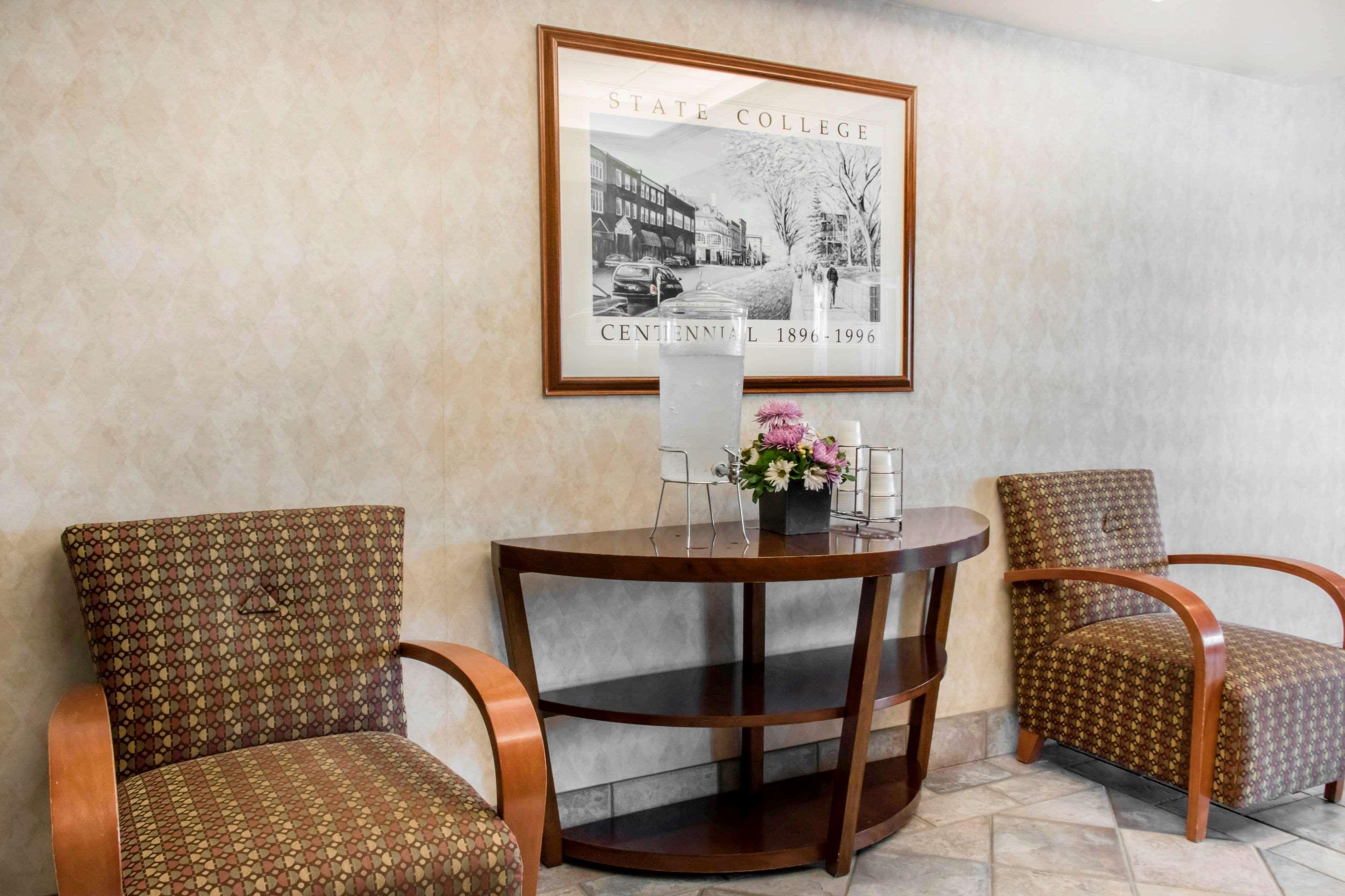 Days By Wyndham Penn State Hotel