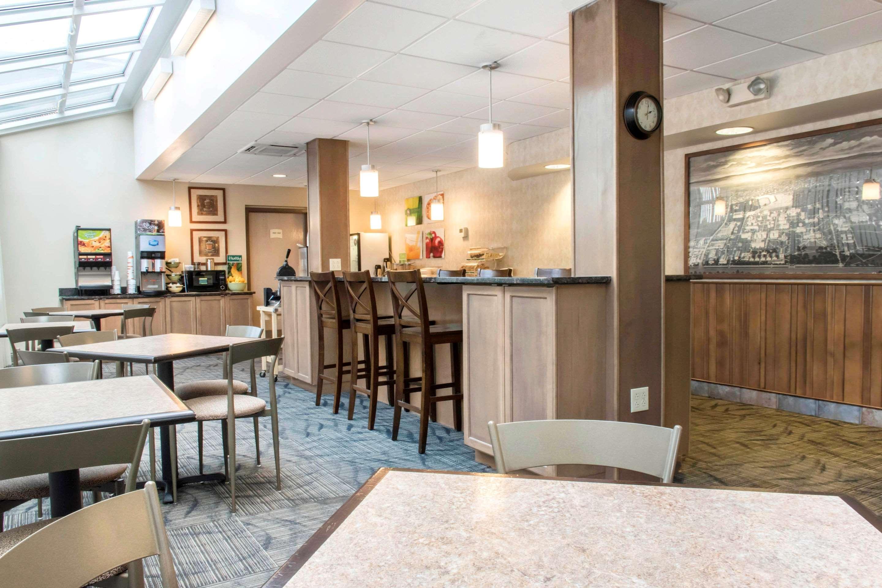 Hotel Days By Wyndham Penn State