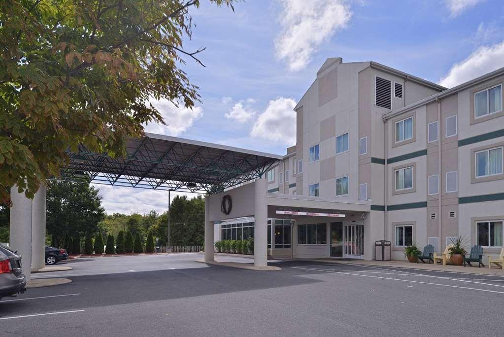 Hotel Days By Wyndham Penn State State College