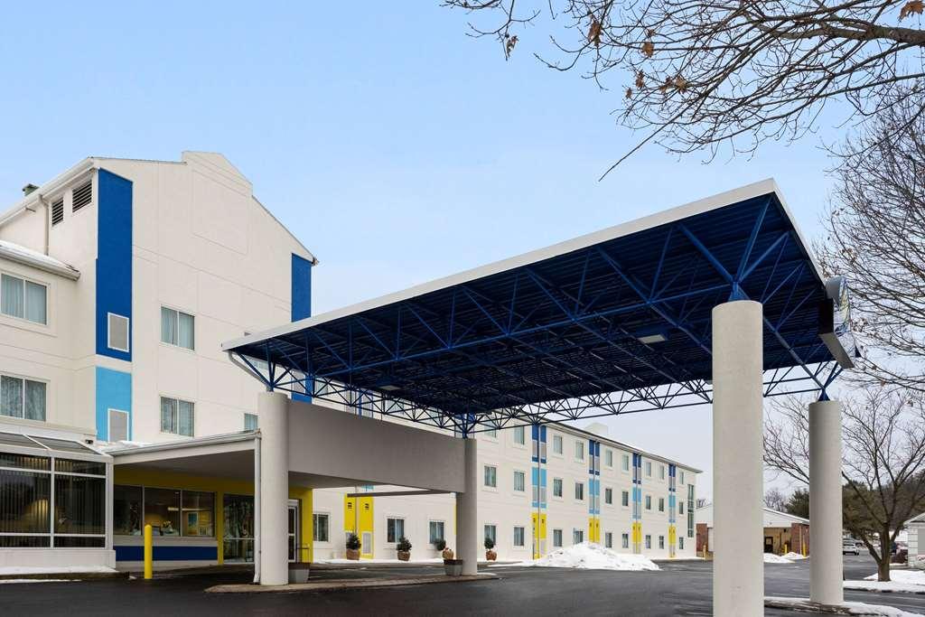 Days By Wyndham Penn State Hotel 2*
