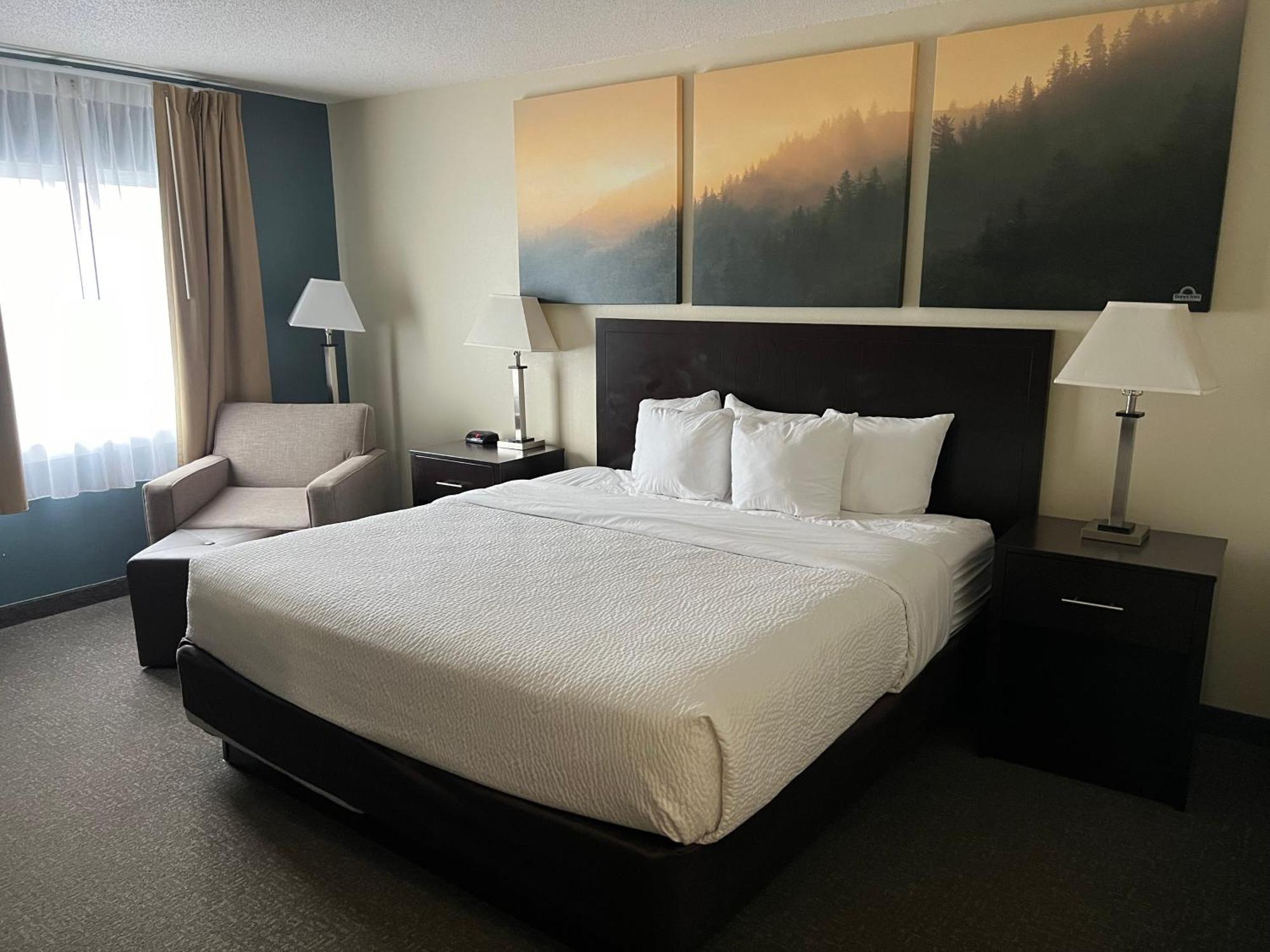 Days By Wyndham Penn State Hotel