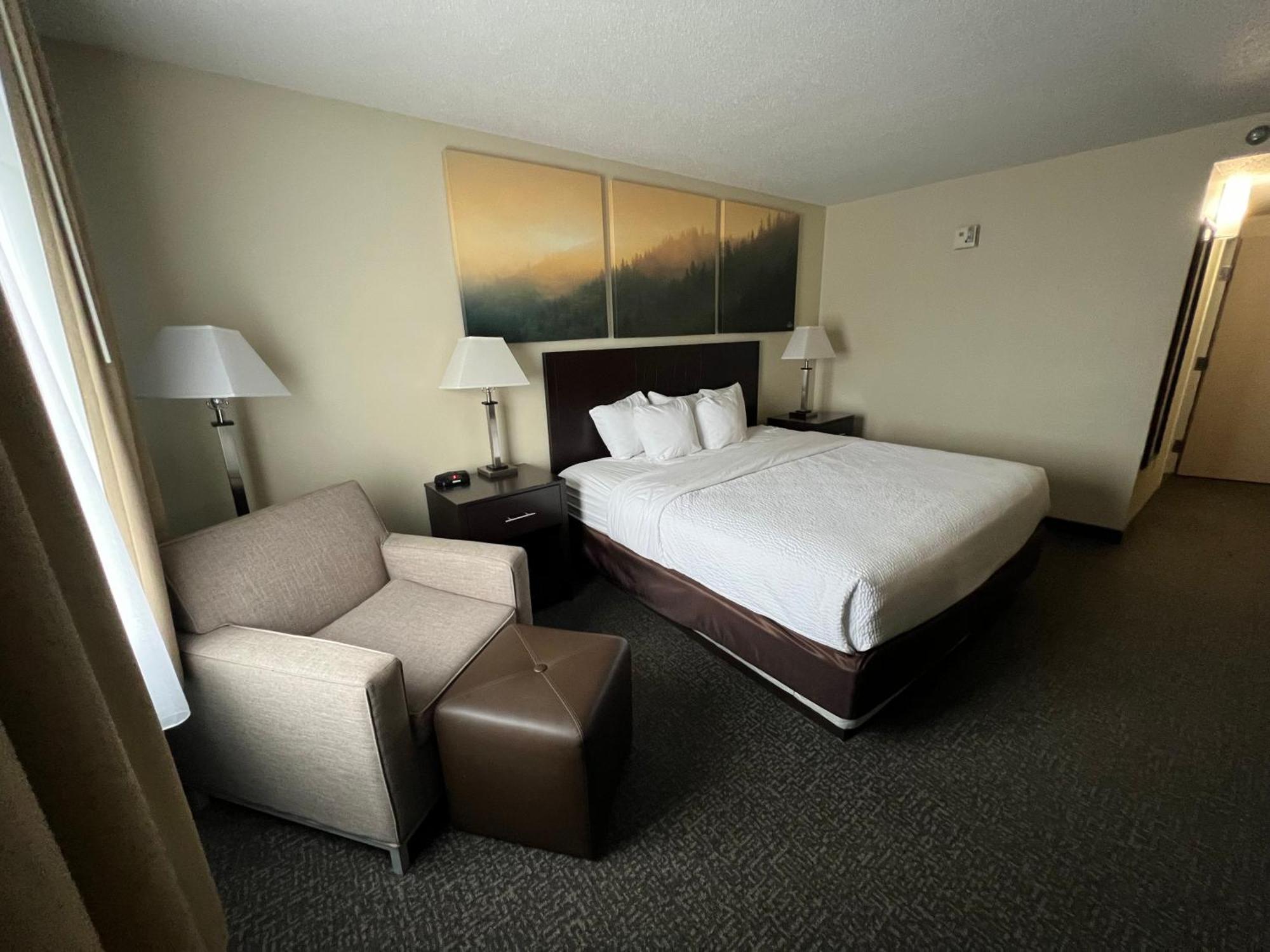 Days By Wyndham Penn State Hotel State College