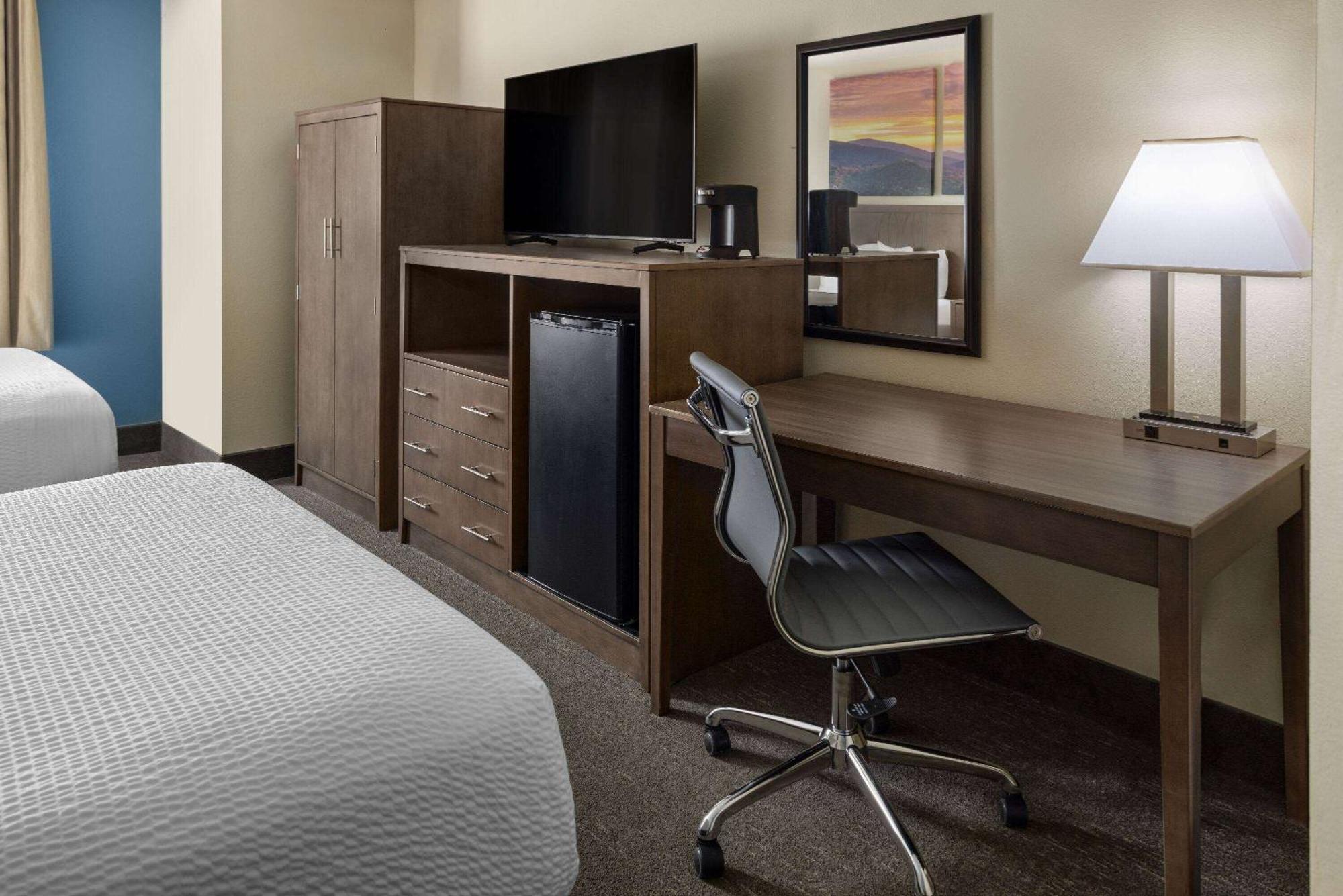 Hotel Days By Wyndham Penn State